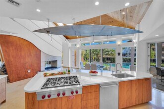 74 Nurmi Dr in Fort Lauderdale, FL - Building Photo - Building Photo