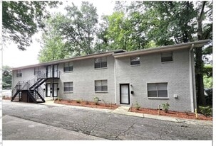2637 Lester St in Atlanta, GA - Building Photo