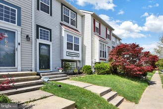 658 Boxwood Dr in Hampstead, MD - Foto de edificio - Building Photo