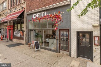 2032 Chestnut St in Philadelphia, PA - Building Photo - Building Photo