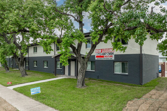 Oasis at Bellfort in Houston, TX - Building Photo - Building Photo