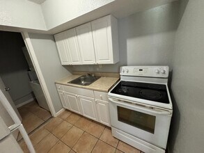 1430 N Stacy St in West Palm Beach, FL - Building Photo - Building Photo