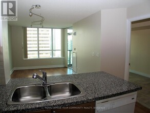 15-1115 Greenview Ave in Toronto, ON - Building Photo - Building Photo