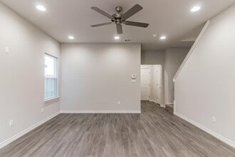 106 Peruna Dr in Marble Falls, TX - Building Photo - Building Photo