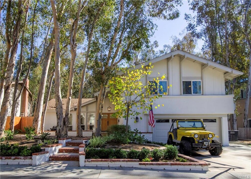 24656 Shadowfax Dr in Lake Forest, CA - Building Photo