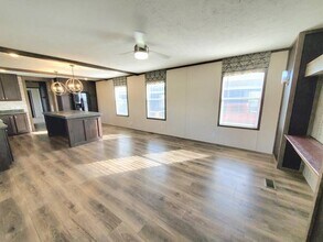 338 Saddle Dr in Grand Blanc, MI - Foto de edificio - Building Photo