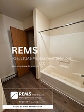 503 7th St in Baraboo, WI - Building Photo - Building Photo