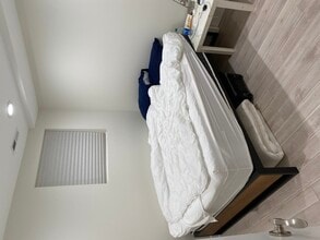 1914 W Crystal St in Chicago, IL - Building Photo - Building Photo