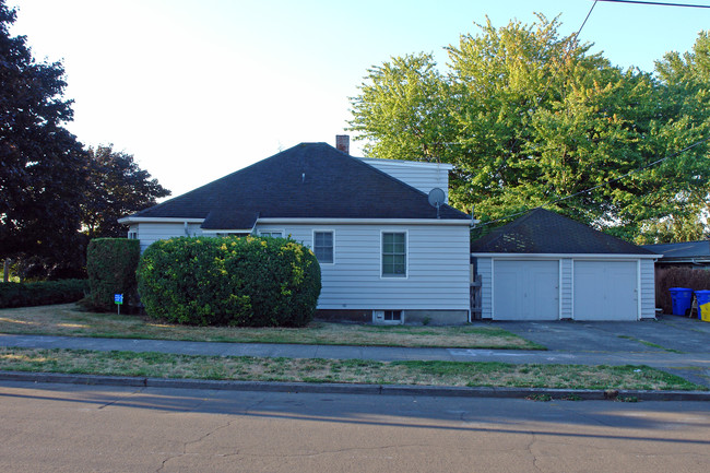 3305 SE 31st Ave in Portland, OR - Building Photo - Building Photo