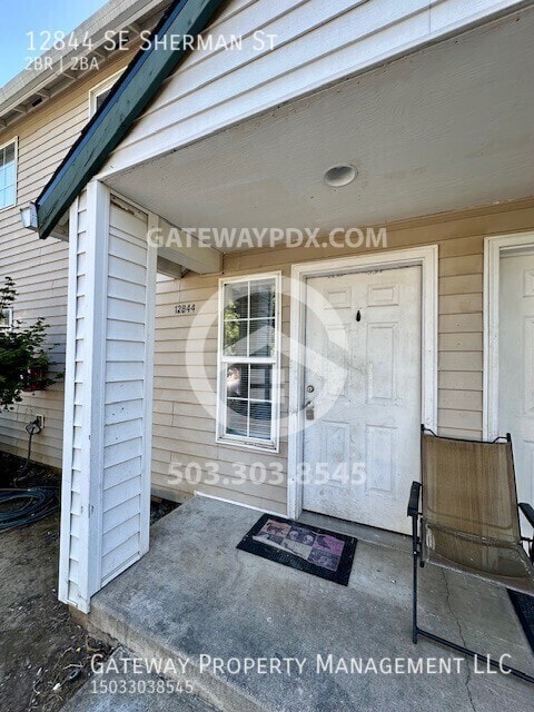 12844 SE Sherman St in Portland, OR - Building Photo - Building Photo