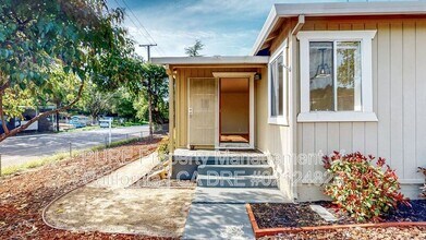 2108 Franklin Ave in Santa Rosa, CA - Building Photo - Building Photo