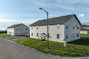 202 10th Ave SE in Crosby, ND - Building Photo