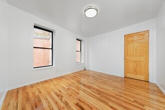 55 Greenwich Ave in New York, NY - Building Photo - Building Photo