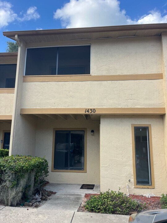 1430 Highland Ridge Cir in Brandon, FL - Building Photo