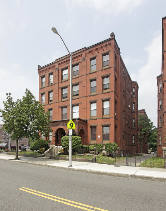 Matheson Apartments in Worcester, MA - Foto de edificio