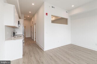 1622 Point Breeze Ave in Philadelphia, PA - Building Photo - Building Photo