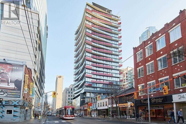 property at 215-1215 Queen St W