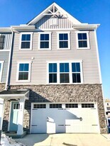 201 Via Veneto in Delaware, OH - Building Photo