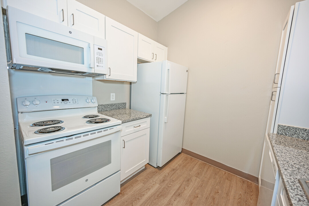 Worthington Point in Crowley, TX - Building Photo