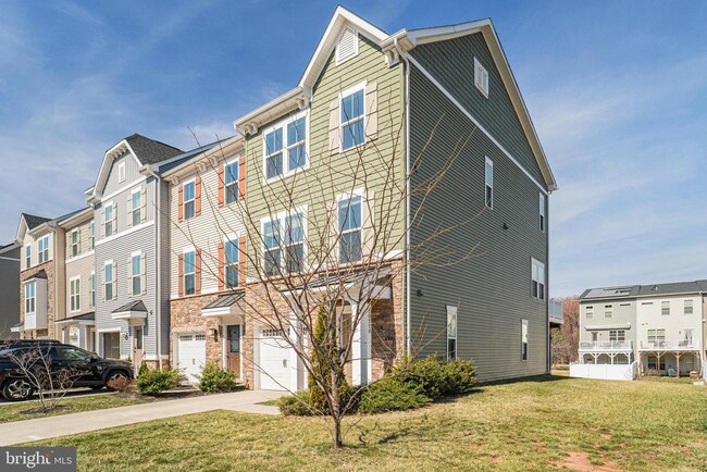 10778 Hinton Wy in Manassas, VA - Foto de edificio - Building Photo