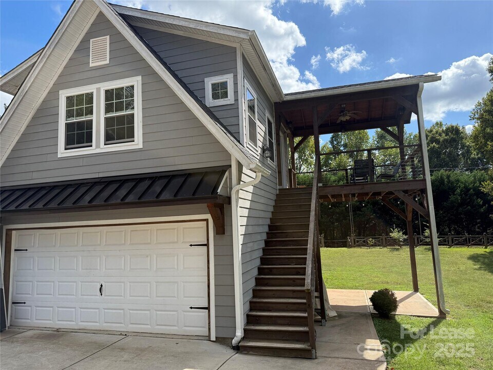 607 Conestoga Dr in Charlotte, NC - Building Photo