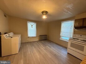 716 E Marshall St in Norristown, PA - Building Photo