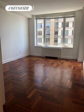 220 Riverside Blvd in New York, NY - Building Photo - Building Photo