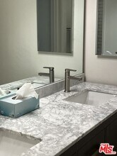 4810 S La Brea Ave in Los Angeles, CA - Building Photo - Building Photo