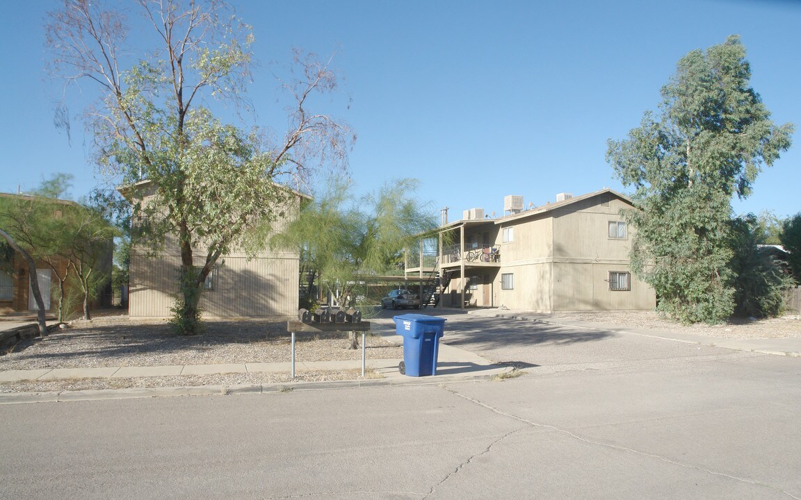 1121 E 12th St in Tucson, AZ - Foto de edificio