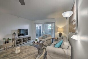 7474 E Earll Dr in Scottsdale, AZ - Building Photo