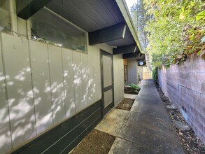 2015 Cummings Dr in Santa Rosa, CA - Building Photo - Building Photo