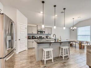 2323 Arcady Ave in Norman, OK - Building Photo - Building Photo