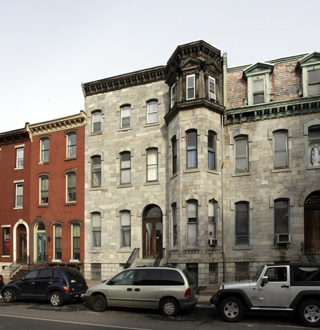 1905 Spring Garden St in Philadelphia, PA - Foto de edificio - Building Photo