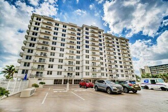 3221 S Ocean Blvd in Highland Beach, FL - Building Photo - Building Photo