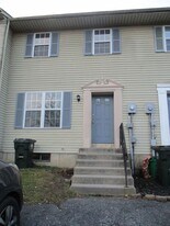 412 Old Forge Dr in Bath, PA - Building Photo