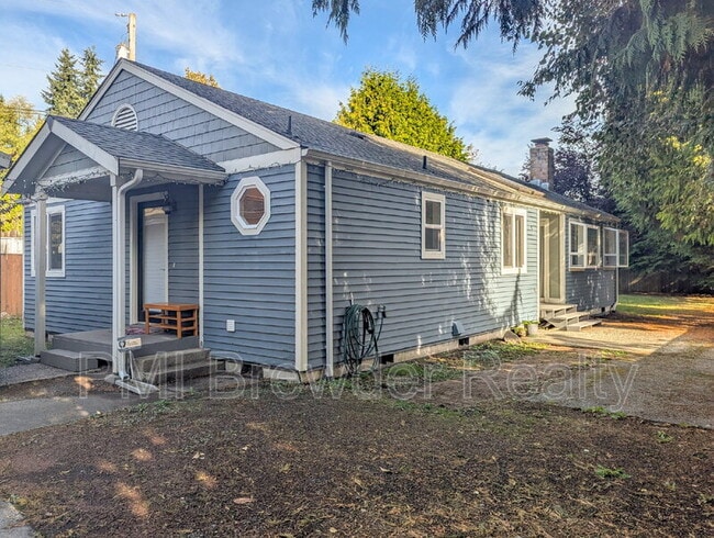 7 E McGill Ave in Everett, WA - Building Photo - Building Photo