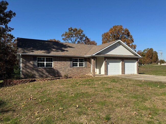 21105 Larson Rd in Waynesville, MO - Building Photo - Building Photo