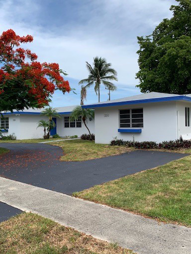 Vista Gardens in Plantation, FL - Building Photo