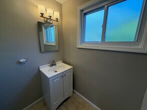 1605 Monroe St in Evanston, IL - Building Photo - Building Photo