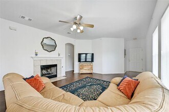 808 N Creek Blvd in Leander, TX - Building Photo - Building Photo