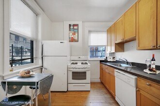 2774 N Kenmore Ave, Unit G05C in Chicago, IL - Foto de edificio - Building Photo