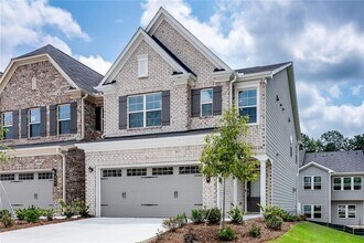 554 Elm Bluff Way in Lawrenceville, GA - Building Photo - Building Photo
