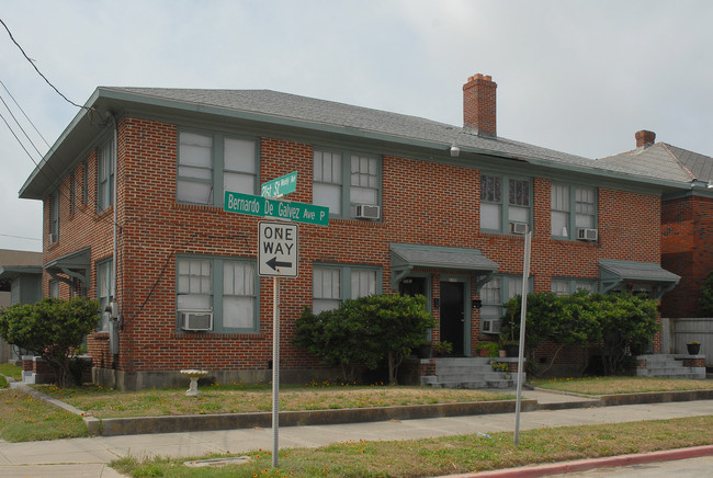 2101 Avenue P in Galveston, TX - Foto de edificio - Building Photo