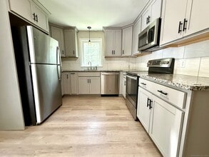 20 Peggy Ln in Farmington, CT - Building Photo - Building Photo