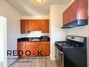 728 S Berendo St, Unit 310 in Los Angeles, CA - Foto de edificio - Building Photo