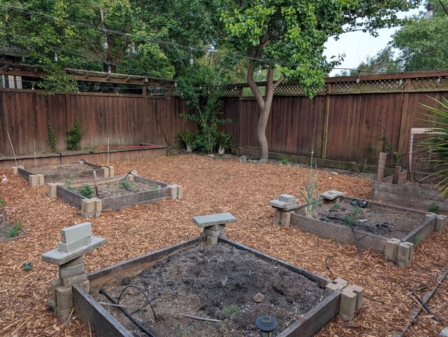 991 Stanislaus Way in Santa Rosa, CA - Building Photo - Building Photo