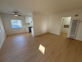 459 Orange in Long Beach, CA - Building Photo