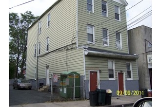 90 20th St in Bayonne, NJ - Building Photo - Building Photo