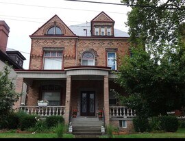 140 S Fairmount St in Pittsburgh, PA - Building Photo