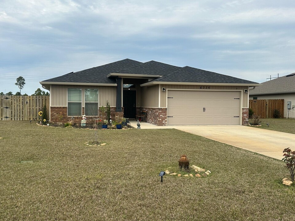 6336 Red Pepper Dr in Gulf Breeze, FL - Building Photo